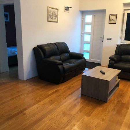 Apartment Nicole Новаля Екстериор снимка