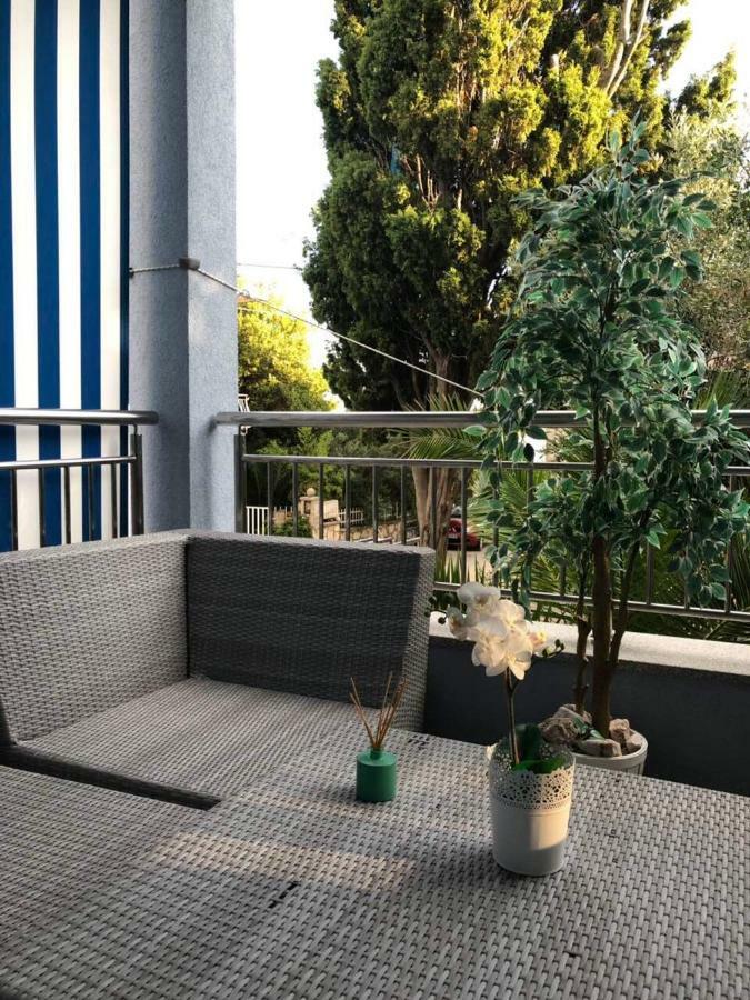 Apartment Nicole Новаля Екстериор снимка